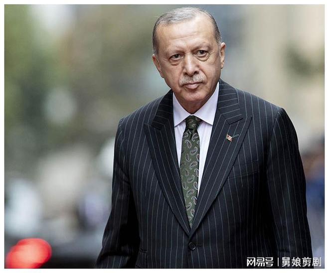 浓眉哥官方宣布最后时刻胜出新规,C9引发争议!上演精彩一战 浓眉哥官方宣布最后时刻胜出新规,C9引发争议!上演精彩一战