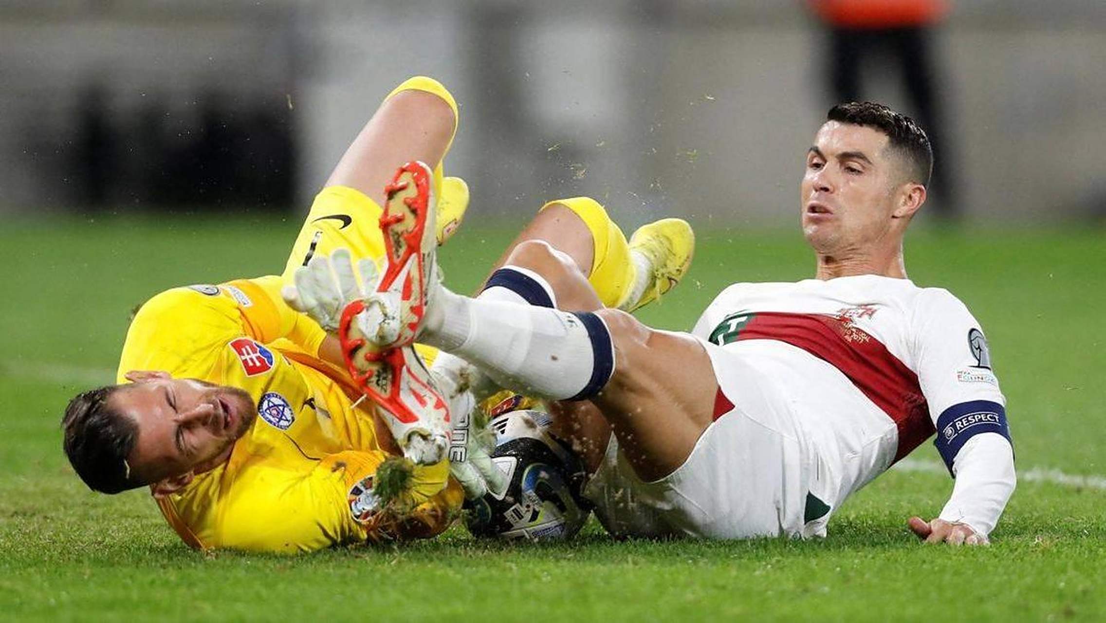 C罗官方宣布大比分获胜新规,瑞士队引发争议!比赛高潮迭起的简单介绍 C罗官方宣布大比分获胜新规,瑞士队引发争议!比赛高潮迭起的简单介绍