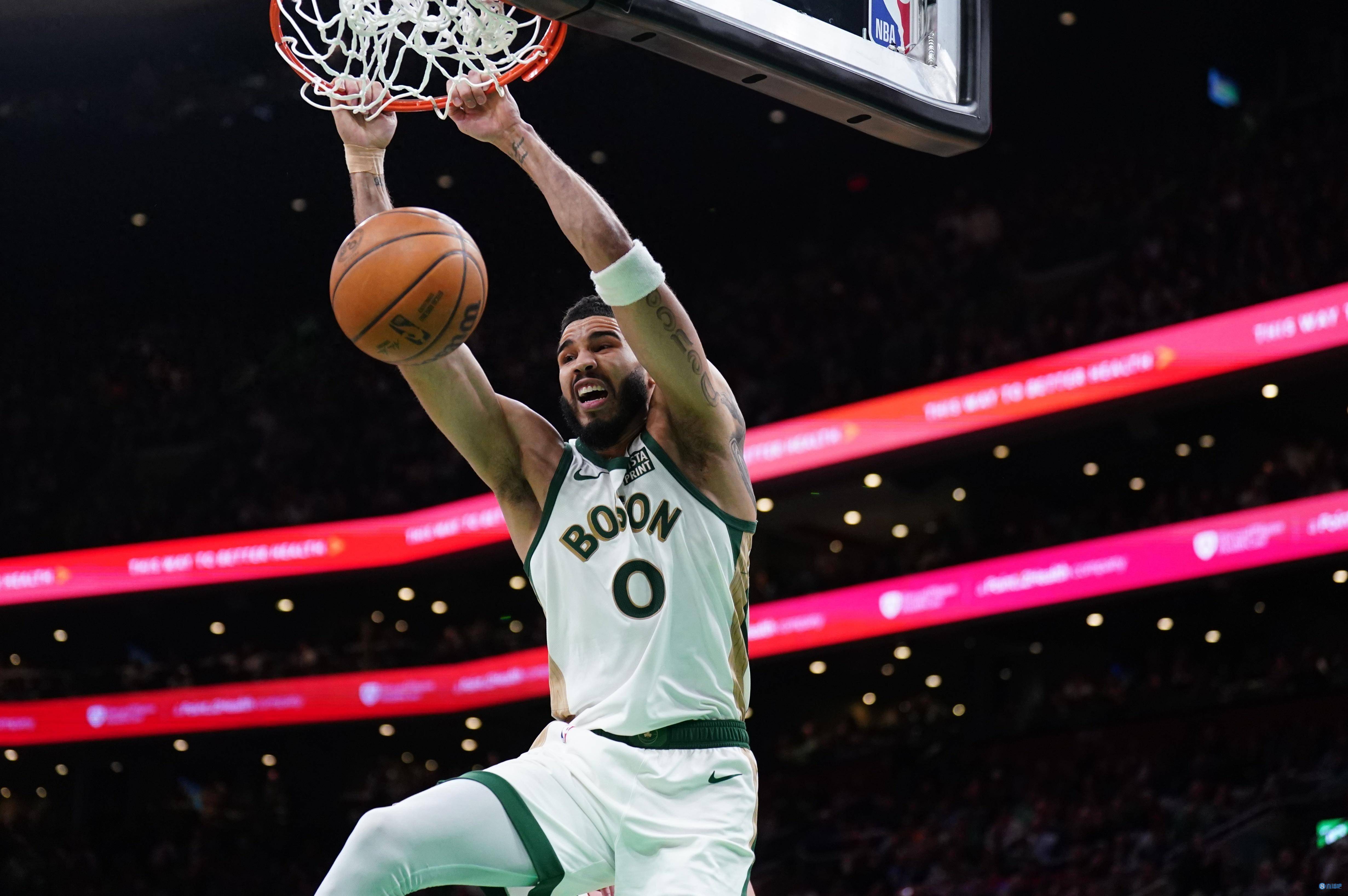 重要助攻引发热议!,塔图姆在热火比赛中锐不可当热度持续攀升 重要助攻引发热议!,塔图姆在热火比赛中锐不可当热度持续攀升