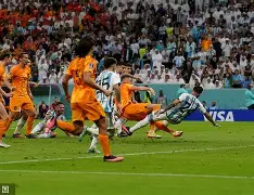 包含游泳赛场再起风云：河套青龙队读秒绝平关中火狐队，新援首秀制胜赛季拐点或已出现的词条